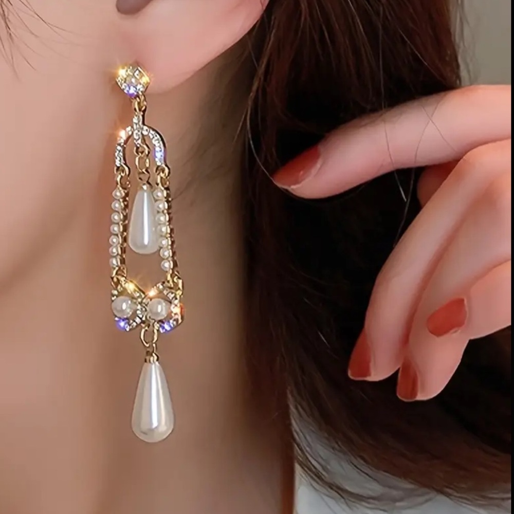💗Antique French Style  Gold Tone Pearl Drop earrings